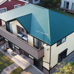 潮来市で環境に優しいエコ塗料外壁はトラファーベ/屋根は遮熱塗料のタテイル＠サンクール施工完成